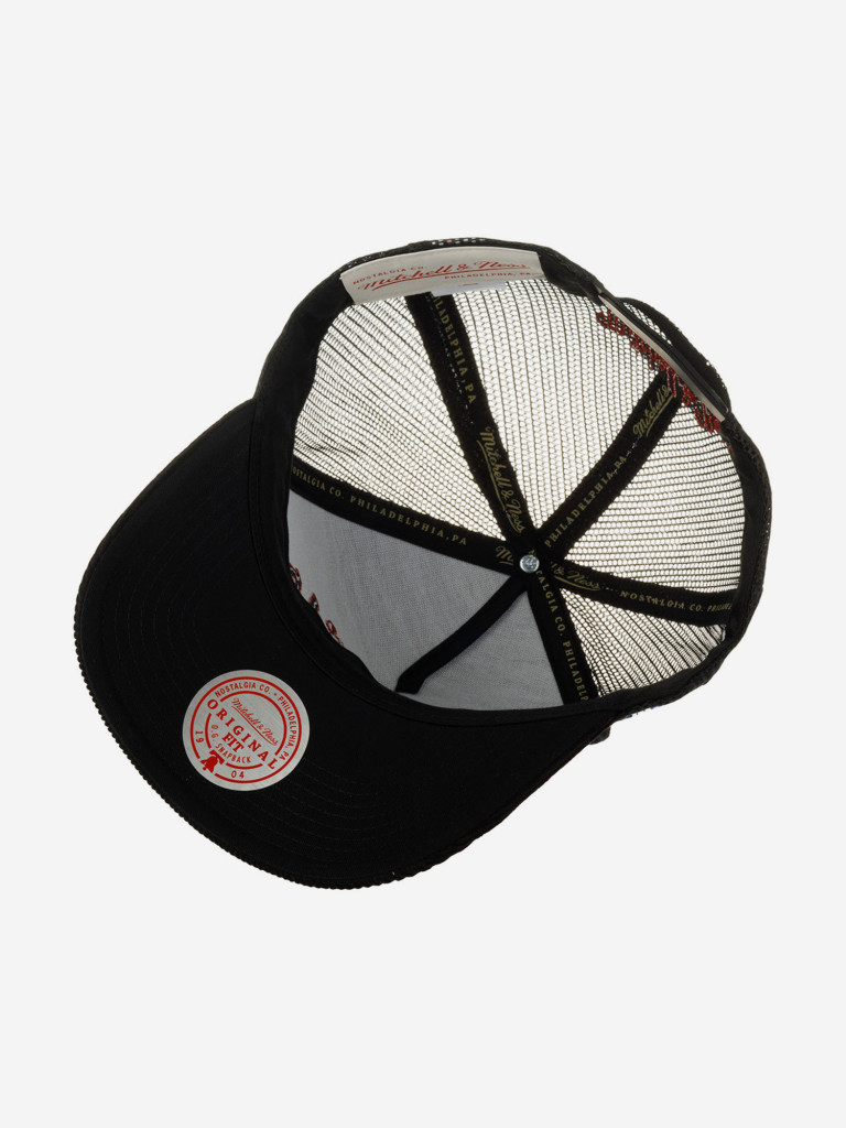 Бейсболка с сеточкой MITCHELL NESS HHSS6002-CBUYYPPPBLCK Chicago Bulls NBA (черный)