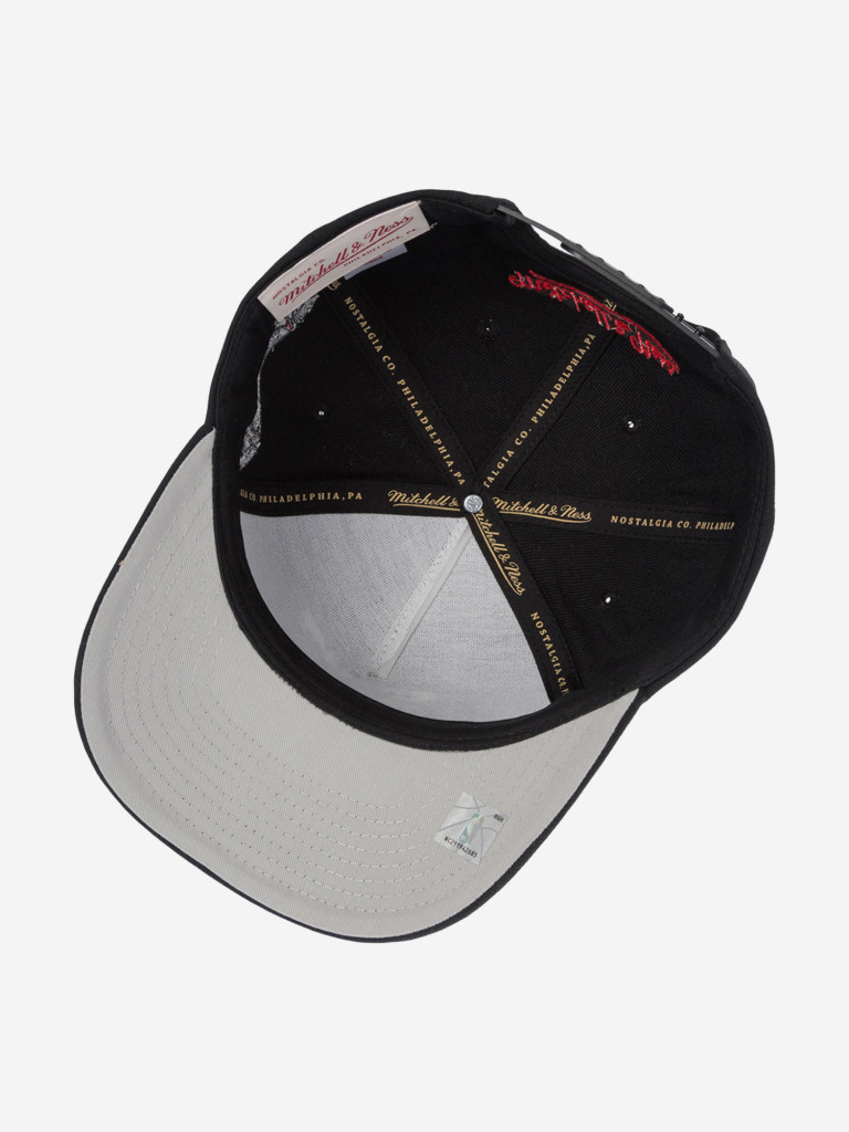 Бейсболка MITCHELL NESS HP13831-CBUBLCK Chicago Bulls NBA (черный)