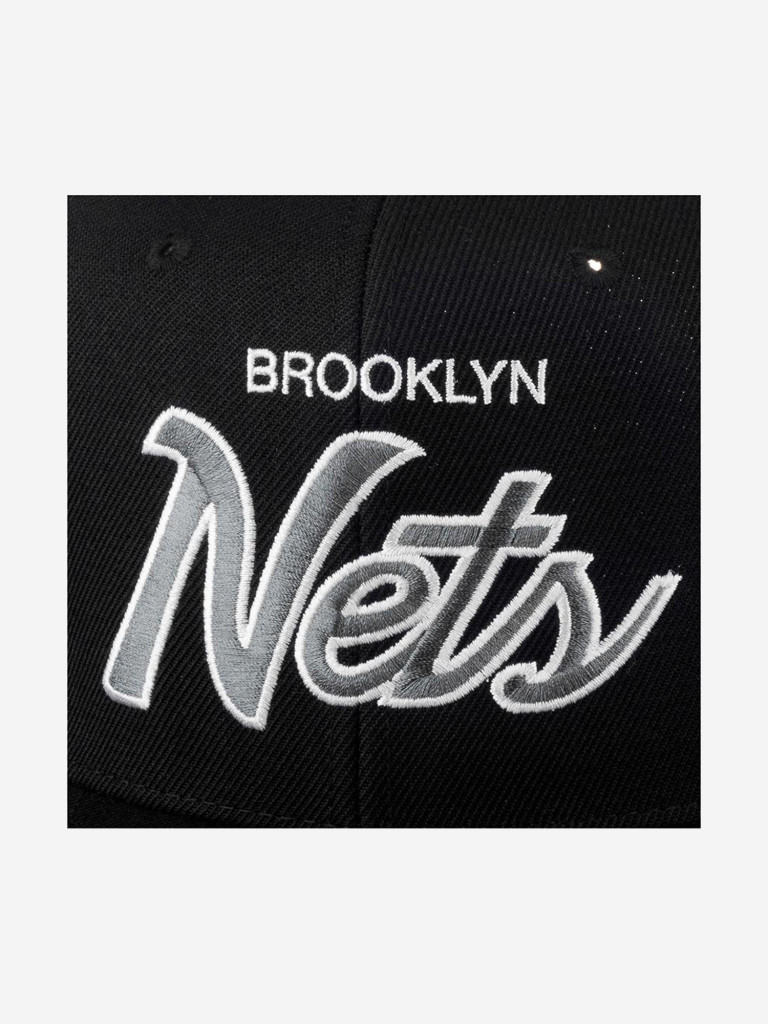 Бейсболка с прямым козырьком MITCHELL NESS HHSS3280-BNEYYPPPBLCK Brooklyn Nets NBA (черный)