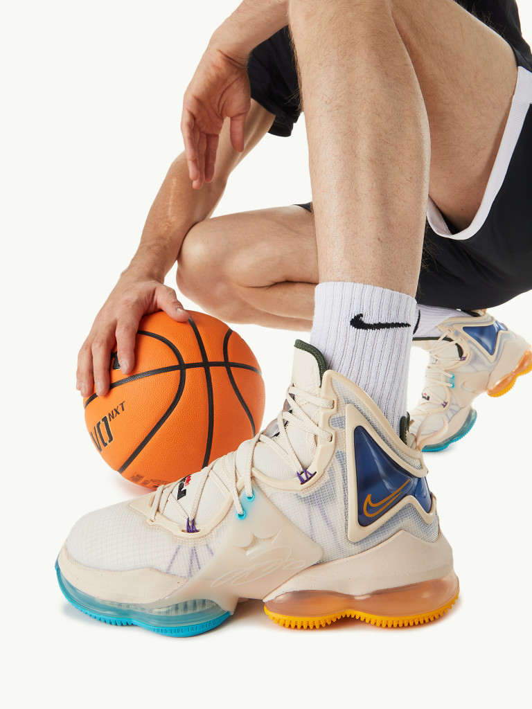 Кроссовки мужские Nike Lebron 19 Tropical