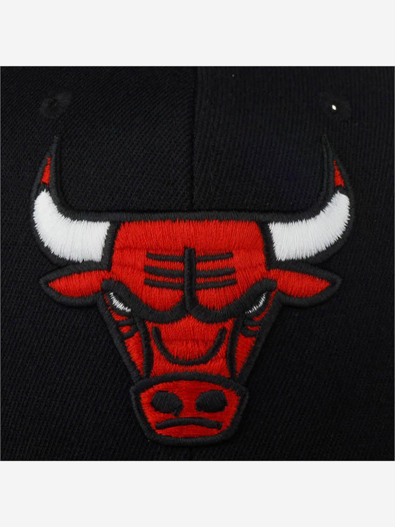Бейсболка MITCHELL NESS HHSSINTL1266-CBUBLCK Chicago Bulls NBA (черный)