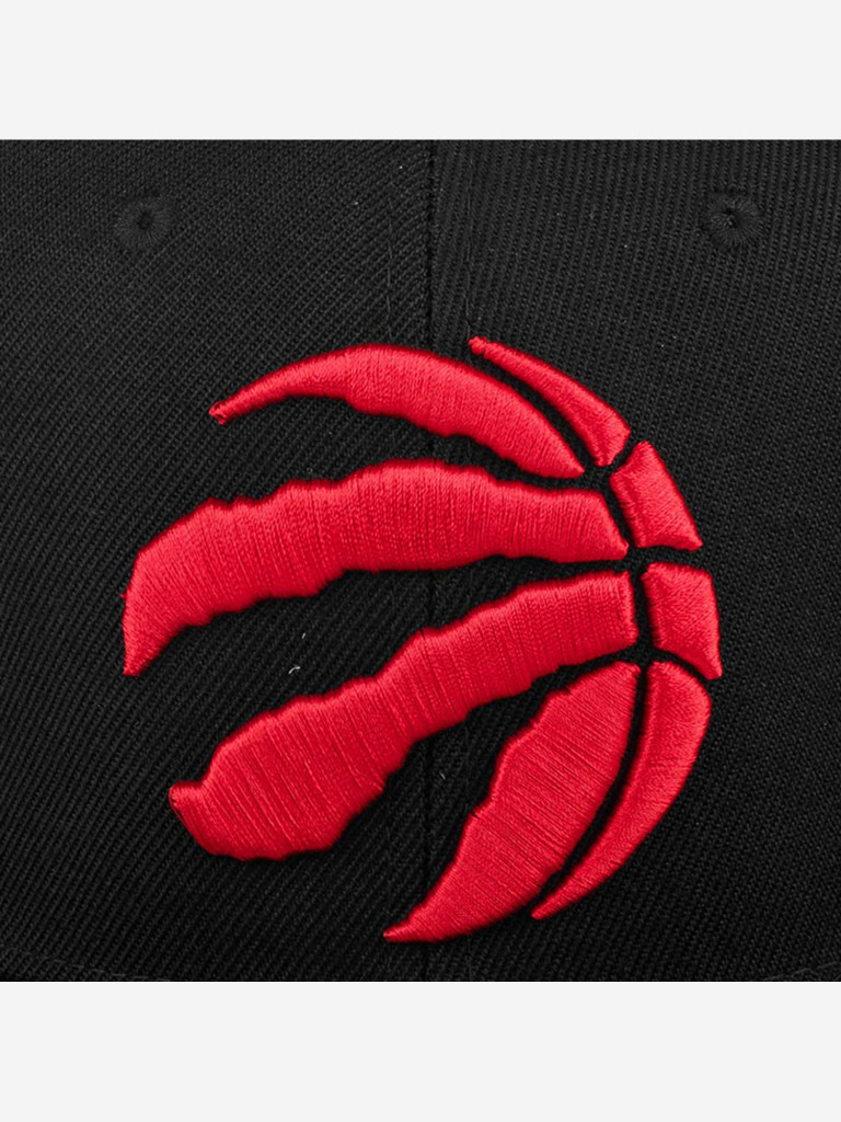 Бейсболка с прямым козырьком MITCHELL NESS HHSS3256-TRAYYPPPBLCK Toronto Raptors NBA