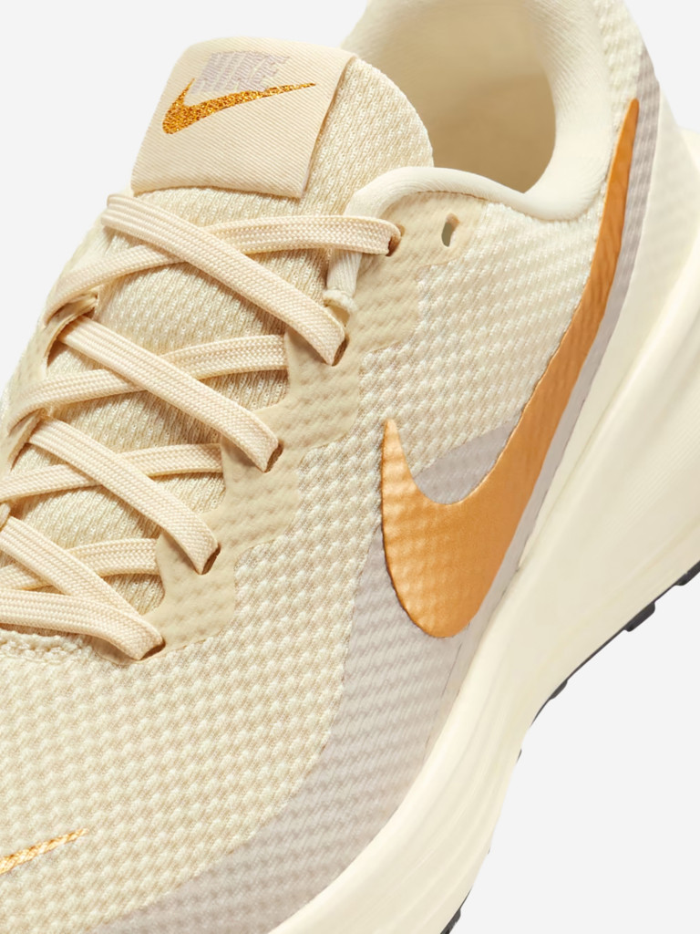 Кроссовки женские Nike Revolution 8