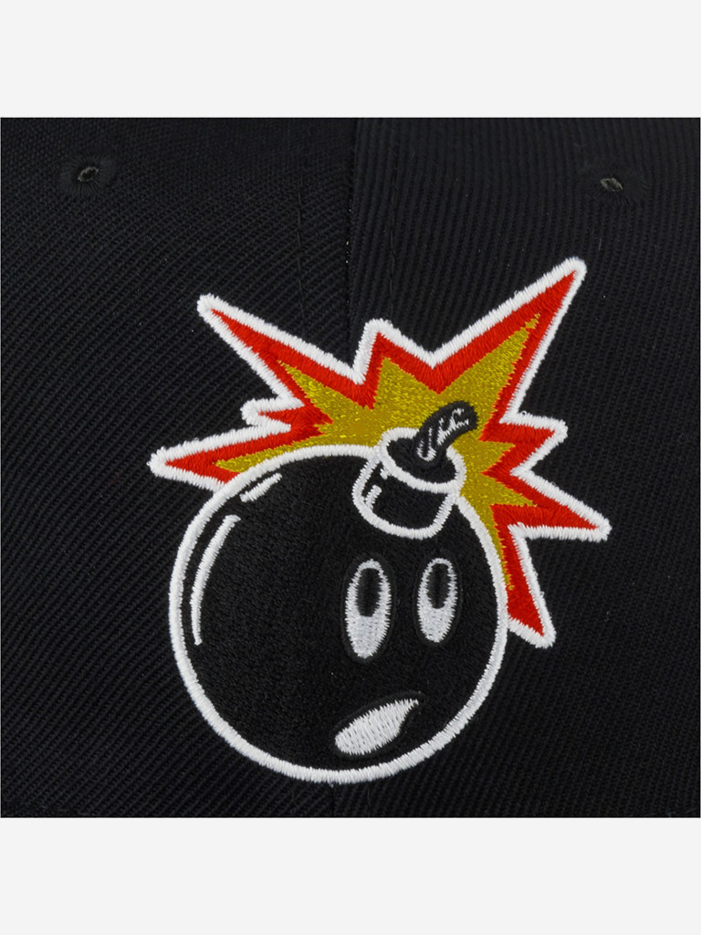 Бейсболка с прямым козырьком MITCHELL NESS HMUS6367-MNNYYPPPBLCK (черный)