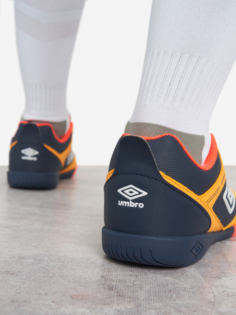 Бутсы для мальчиков Umbro Star Ic