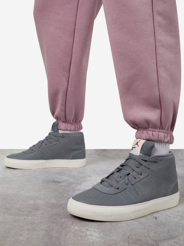 Кеды мужские Nike Jordan Series Mid арт. DA8026 серый/белый цвет — купить за 15399 руб. со скидкой 30 %, отзывы в интернет-магазине Спортмастер