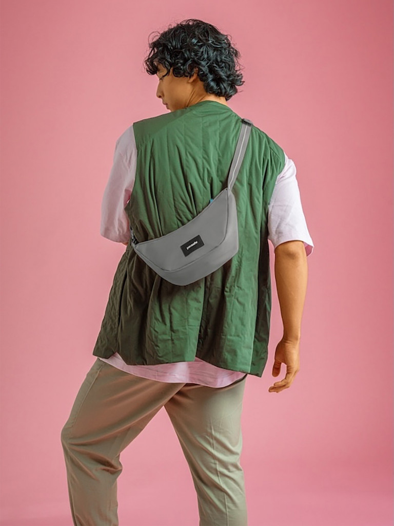 Сумка антивор Pacsafe GO Lunar crossbody, Stone, 2,5 л.