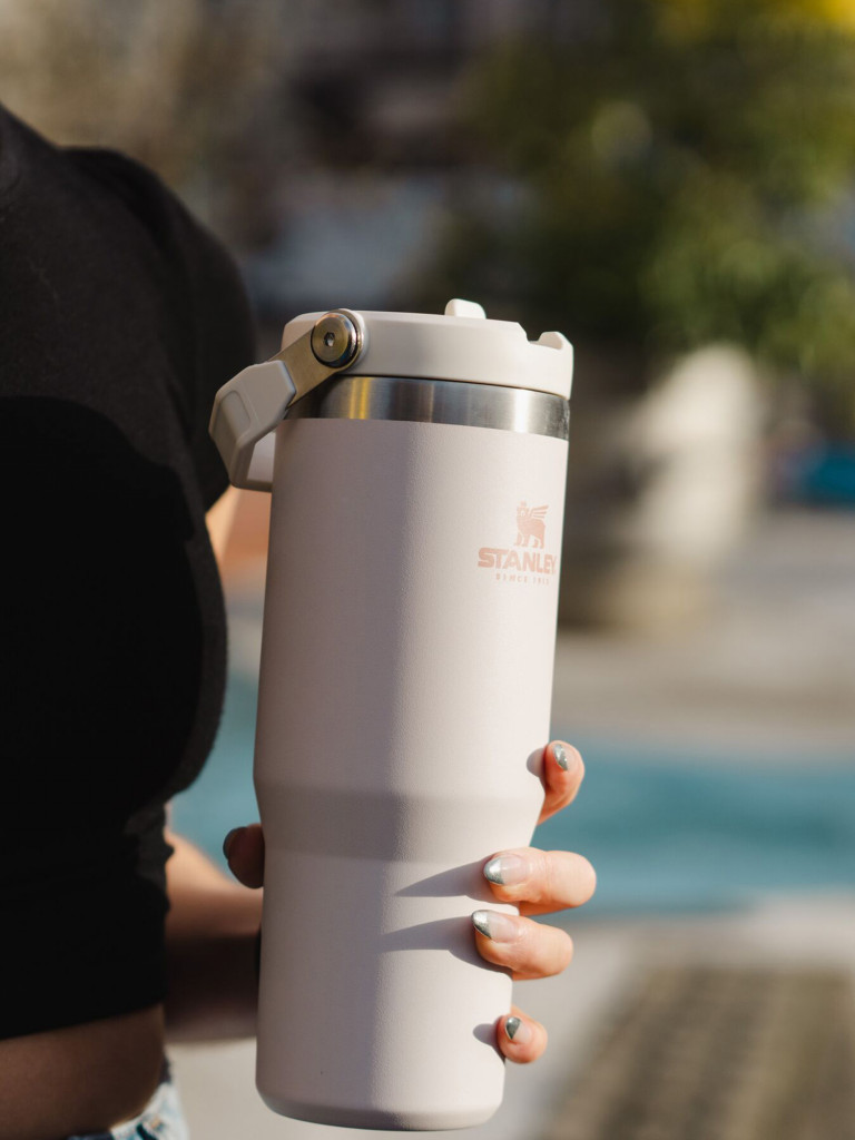 Термокружка Stanley IceFlow Flip Straw Tumbler, 890 мл, розовая