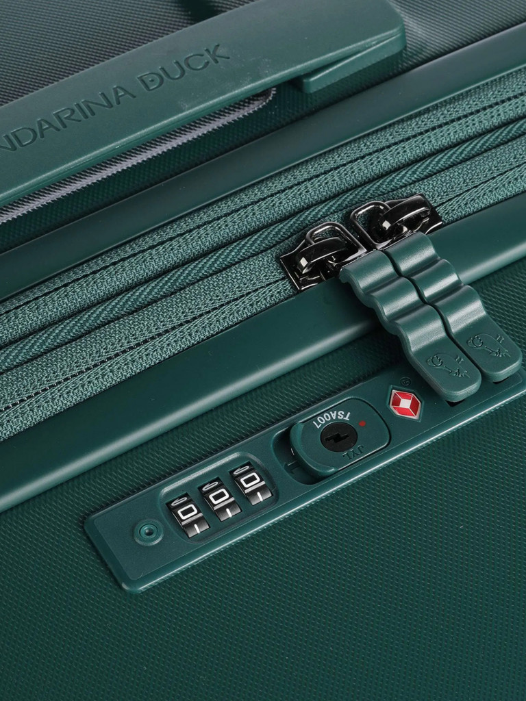 Чемодан Mandarina Duck Flyduck M