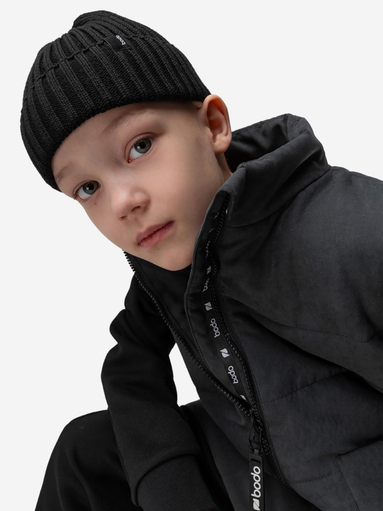 Вязаная шапка bodo