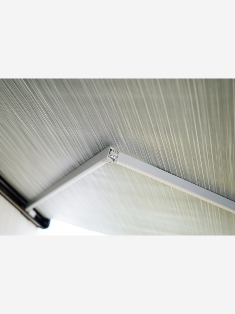 Маркиза автомобильная РИФ 2,0х1,5 м кассетная, привод механический, ручной, корпус белый