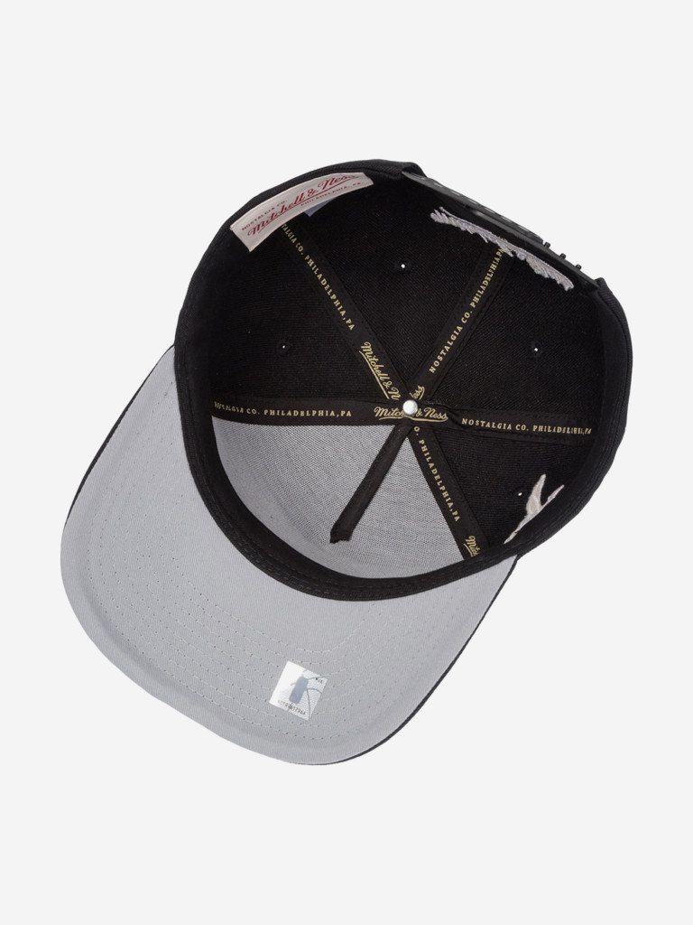 Бейсболка MITCHELL NESS HP10055-CBUBLCK Chicago Bulls NBA (черный)