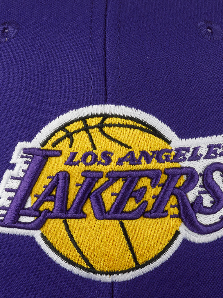 Бейсболка с прямым козырьком MITCHELL NESS HHSS5341-LALYYPPPPURP Los Angeles Lakers NBA (фиолетовый)