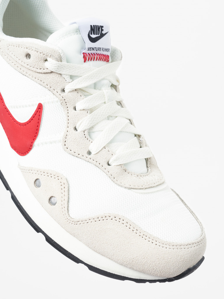 Кроссовки женские Nike Venture Runner