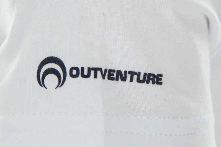 Какое утверждение о бренде outventure. Бренд аутвенчер. Нашивка Outventure. Аутвенчер логотип. Логотип Оутвентуре.
