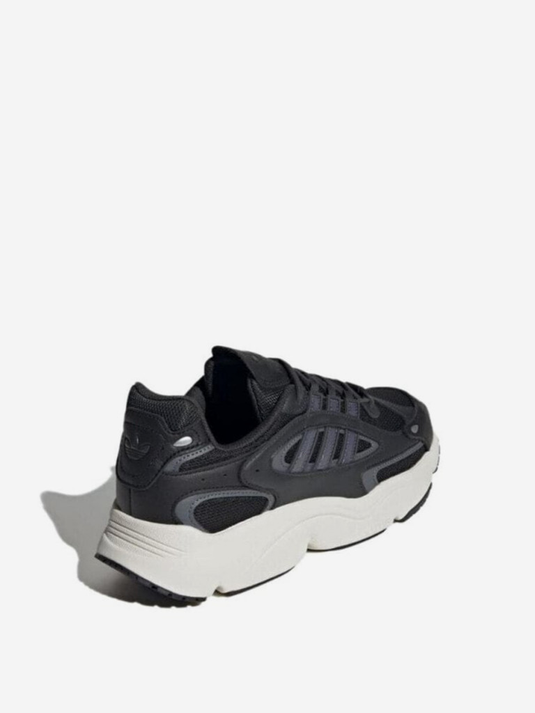 Кроссовки Adidas Ozmillen Core