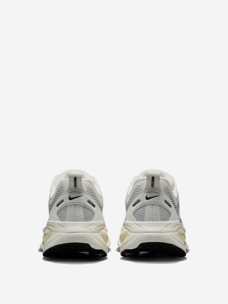 Кроссовки Nike Vomero 18