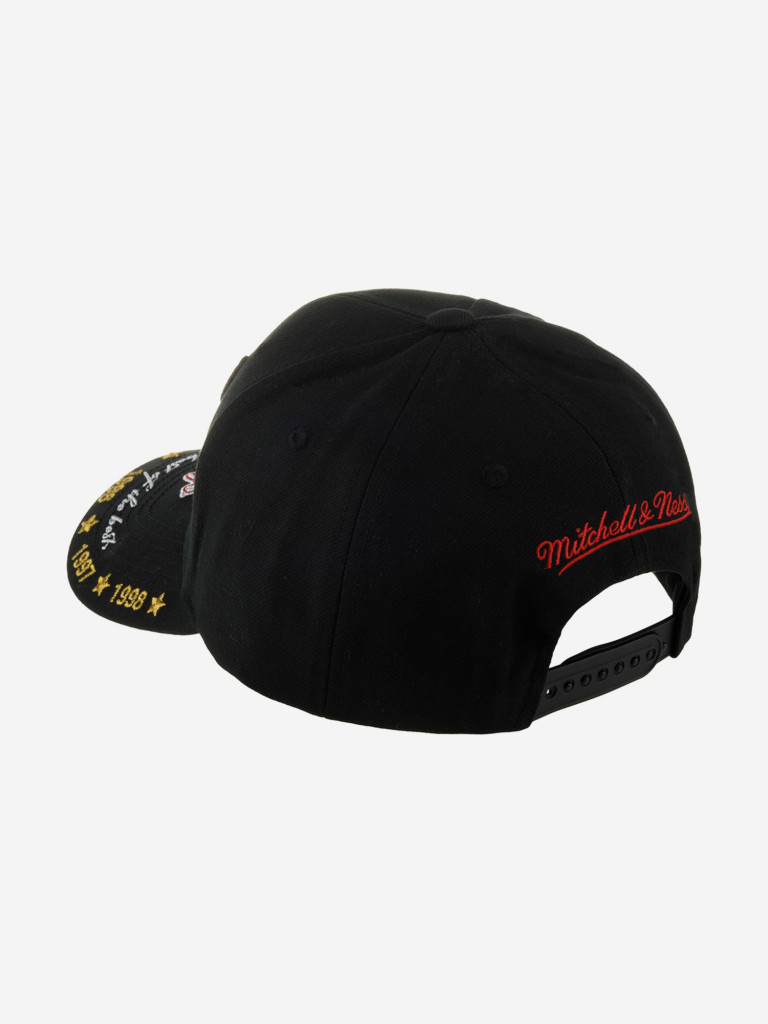 Бейсболка MITCHELL NESS HHSS6268-CBUYYPPPBLCK Chicago Bulls NBA