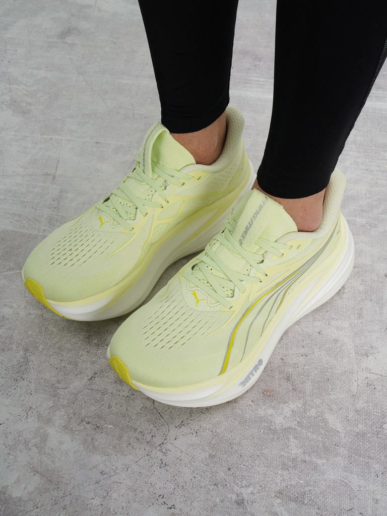 Кроссовки женские PUMA Magmax Nitro 2