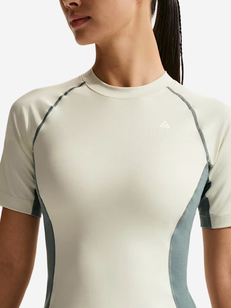Футболка женская Nike "Wildsee" Dri-FIT