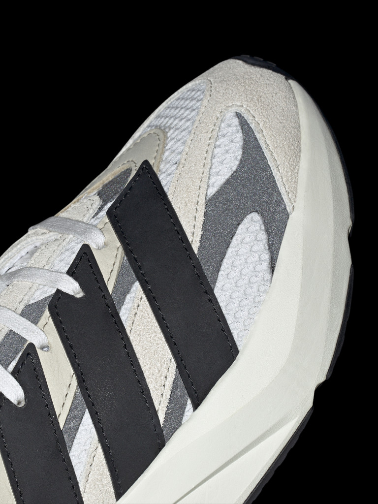 Кроссовки мужские adidas Lightblaze