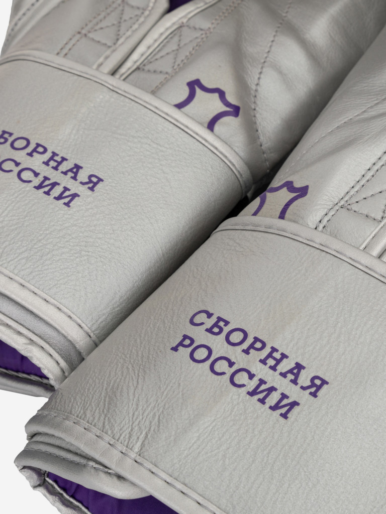 Перчатки боксерские Clinch Undefeated Russian Team серебристые