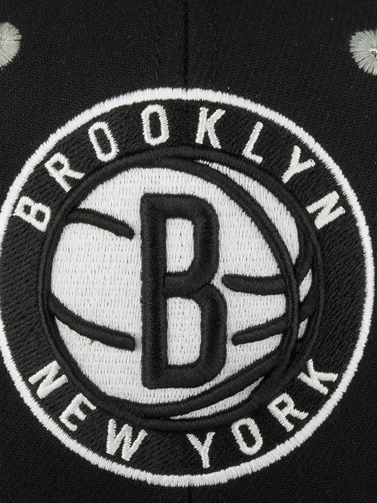 Бейсболка MITCHELL NESS HHSS7310-BNEYYPPPBLCK Brooklyn Nets NBA (черный)
