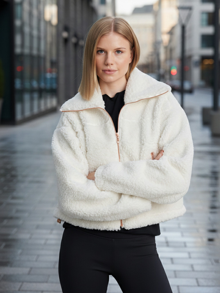 Легкая куртка женская Sensana