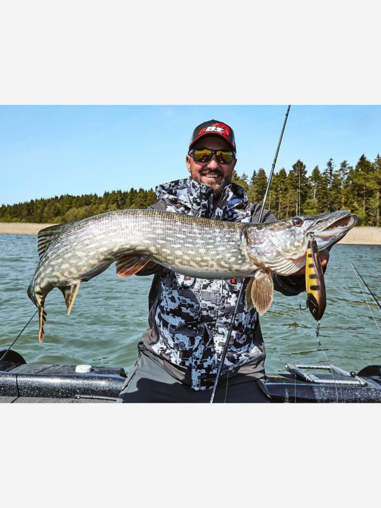 Воблер LUCKY JOHN BBS Original ARROW JERK S 015 см, джерк для крупного хищника