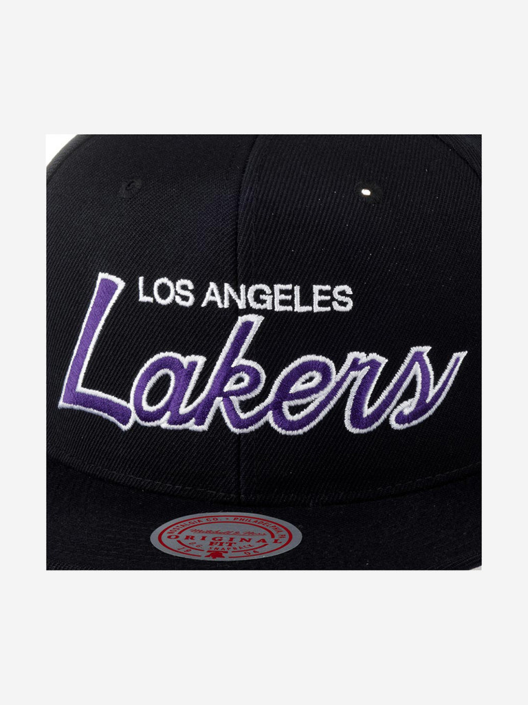 Бейсболка с прямым козырьком MITCHELL NESS HHSS3280-LALYYPPPBLCK Los Angeles Lakers NBA (черный)