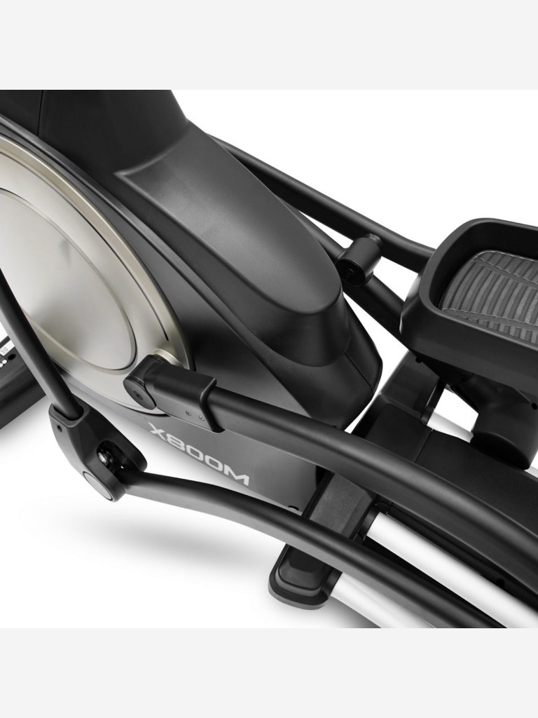 Эллиптический тренажер с автонаклоном профессиональный Bronze Gym X800M