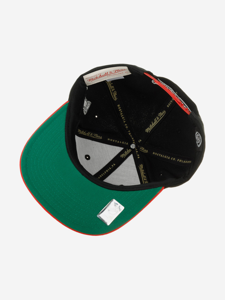 Бейсболка с прямым козырьком MITCHELL NESS 6HSSLR22462-CBHBKRD Chicago Blackhawks NHL (черный)