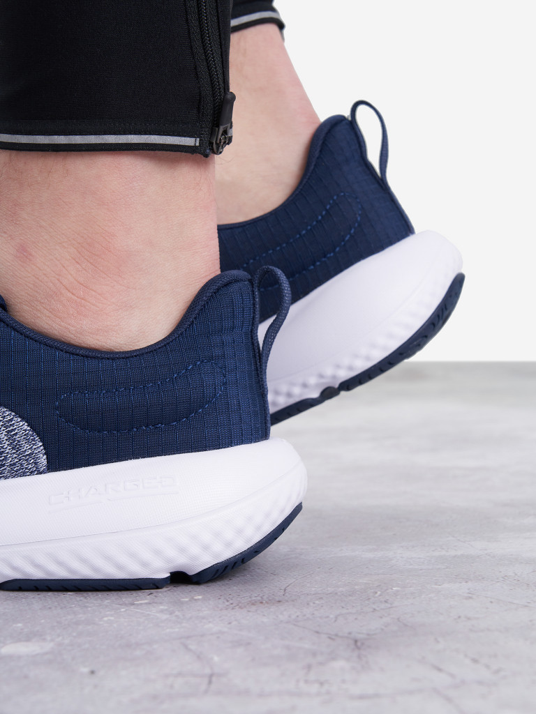 Кроссовки мужские Under Armour Charged Revitalize