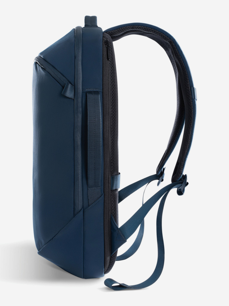 Рюкзак для ноутбука до 16" XD Design Bobby Air (P706.3225), темно-синий