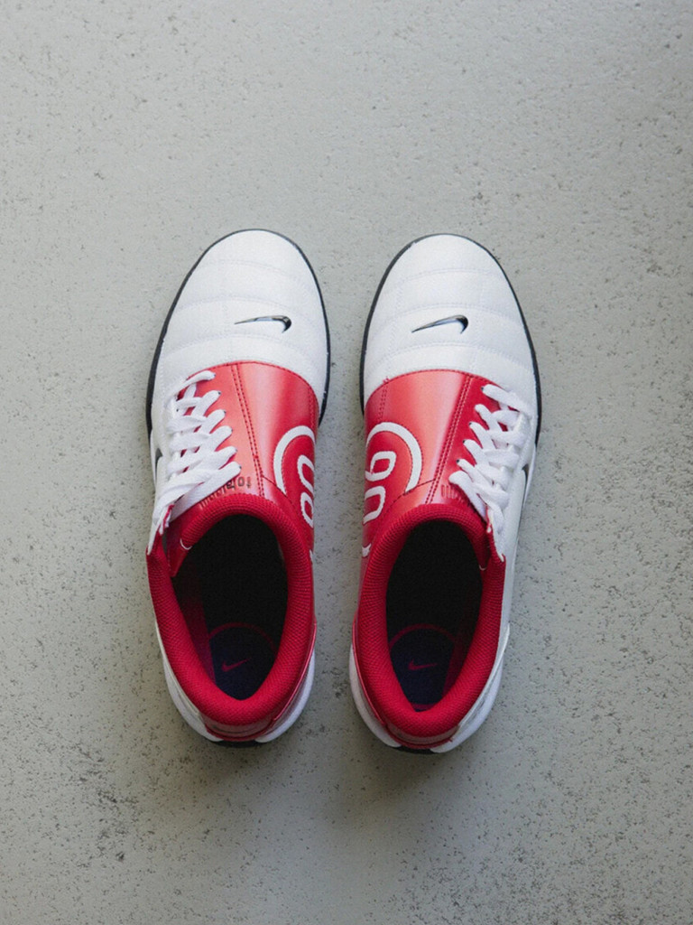 Кроссовки Nike Total 90