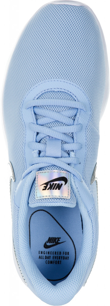 Nike Tanjun