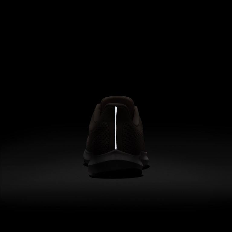 Кроссовки женские Nike Quest 2
