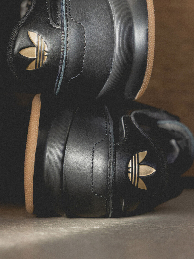 Кроссовки унисекс Adidas Mundial FC