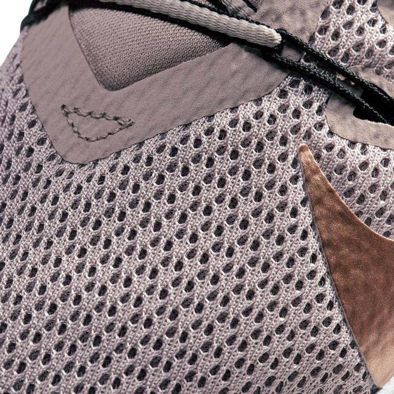 Кроссовки женские Nike Quest 2