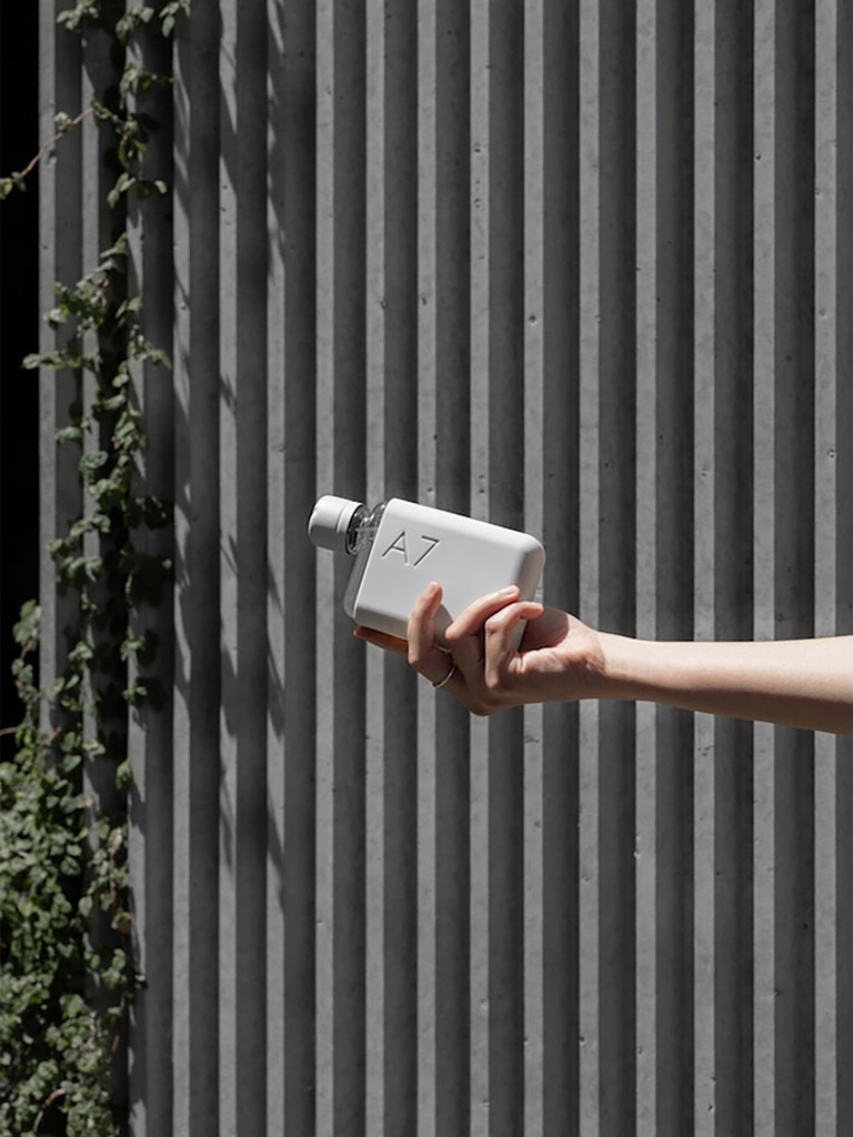 Бутылка с силиконовым чехлом Memobottle A7, серый