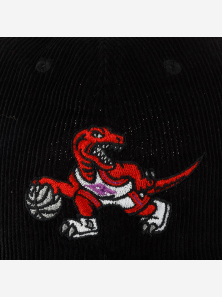 Бейсболка MITCHELL NESS HLUX4800-TRAYYPPPBLCK Toronto Raptors NBA