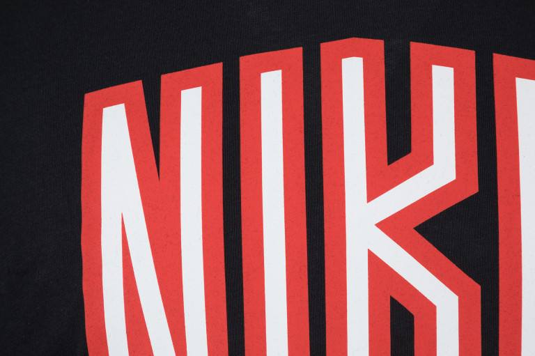 Футболка мужская Nike Sportswear Swoosh