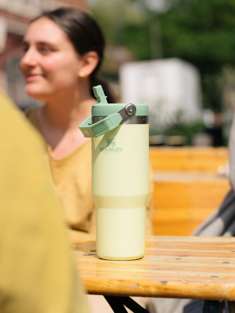 Термокружка Stanley IceFlow Flip Straw Tumbler, 890 мл, цитрон