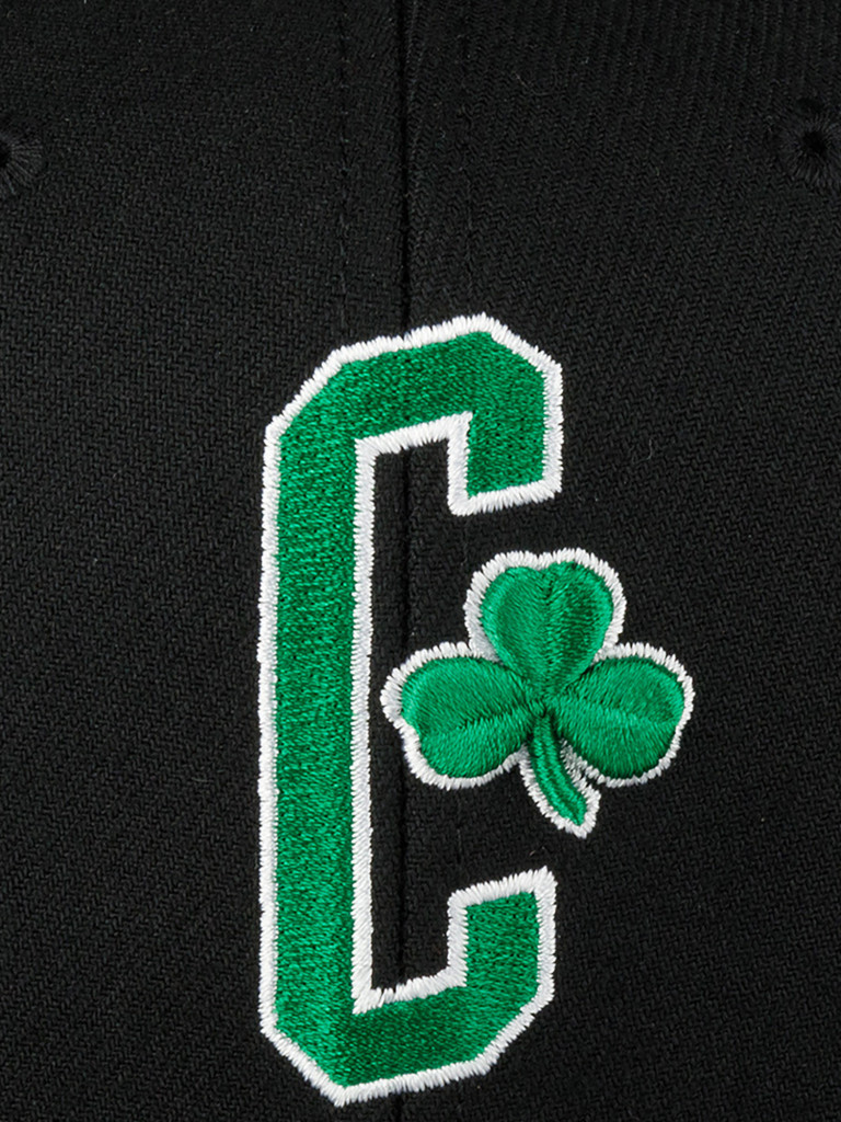 Бейсболка MITCHELL NESS HHSS6580-BCEYYPPPBLCK Boston Celtics NBA