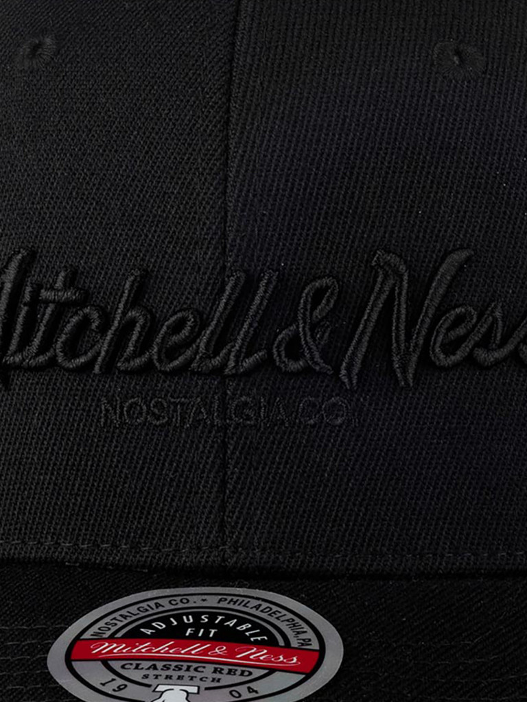 Бейсболка MITCHELL NESS HHSSINTL101-MNNYYPPPBLCK (черный)