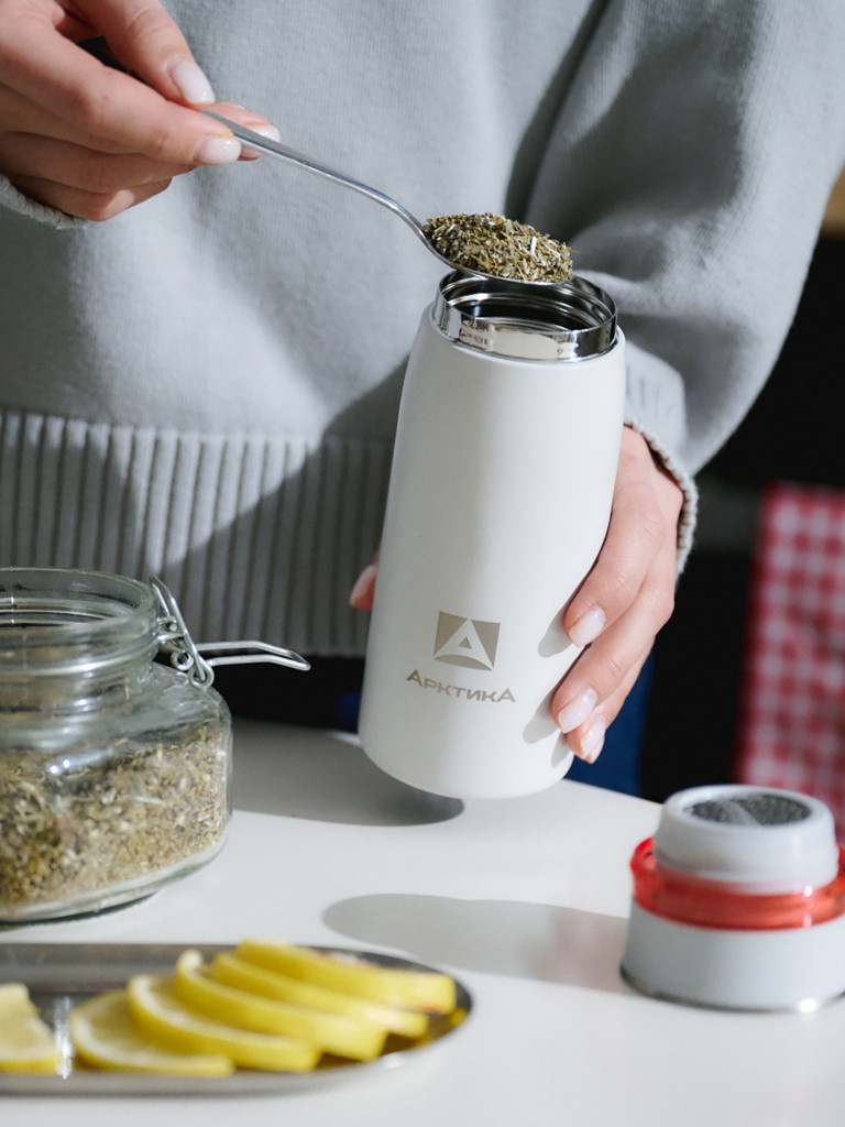 Термокружка Арктика 715 с ситечком 320 мл, белая