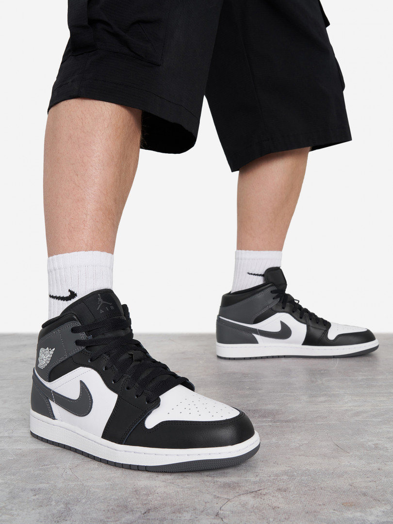 Кеды мужские Nike Air Jordan 1 Mid Черный 15599₽