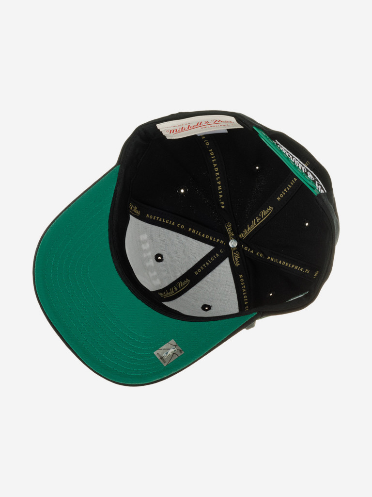 Бейсболка MITCHELL NESS HHSS6572-BCEYYPPPBLCK Boston Celtics NBA (черный)