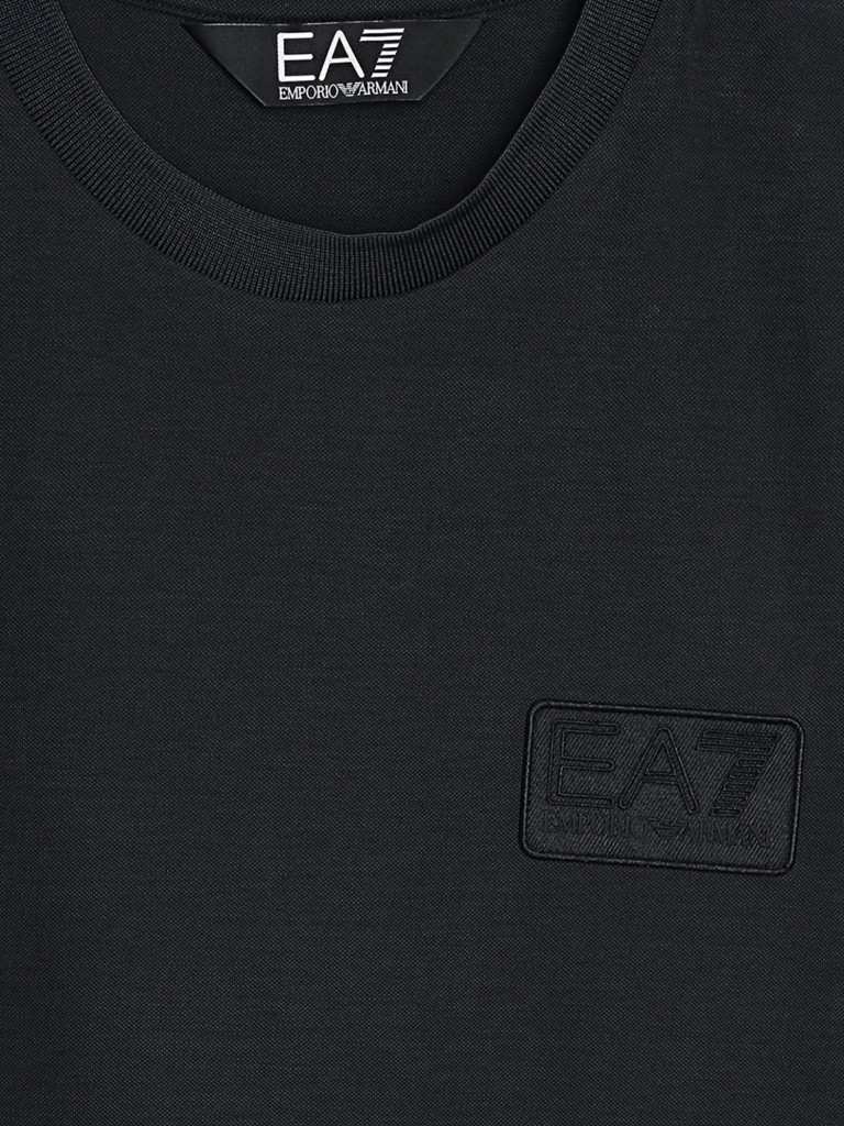 Футболка мужская EA7