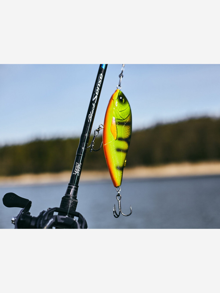 Воблер LUCKY JOHN BBS Original ARROW JERK F 015 см, джерк для крупного хищника